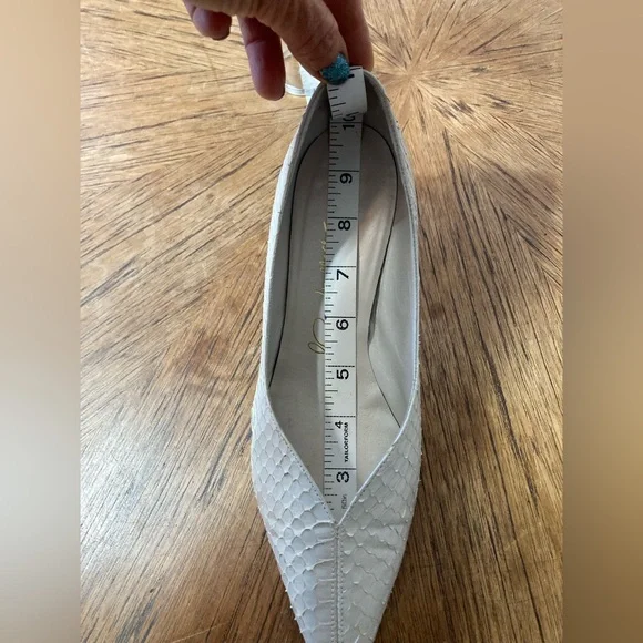 Thomas Wallace Vintage Cream Snakeskin Kitten Heel Pumps - Size 7 1/2 - Picture 8 of 15